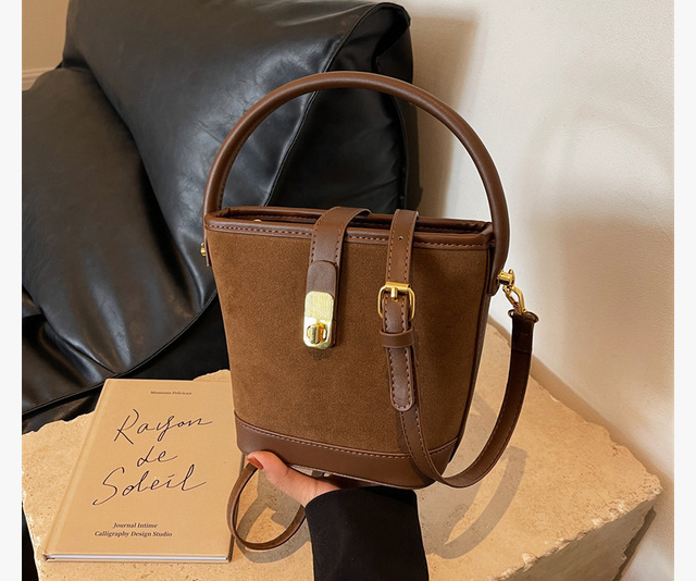 Modern Shoulder Bag - Zip Pockets for Women in Bangladesh