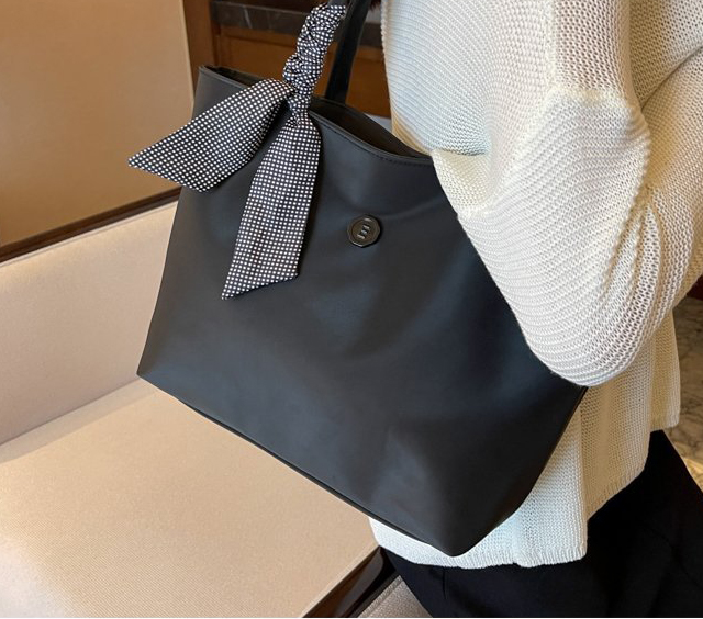 Minimalist Tote Bag - Reinforced Strap for Women in Bangladesh