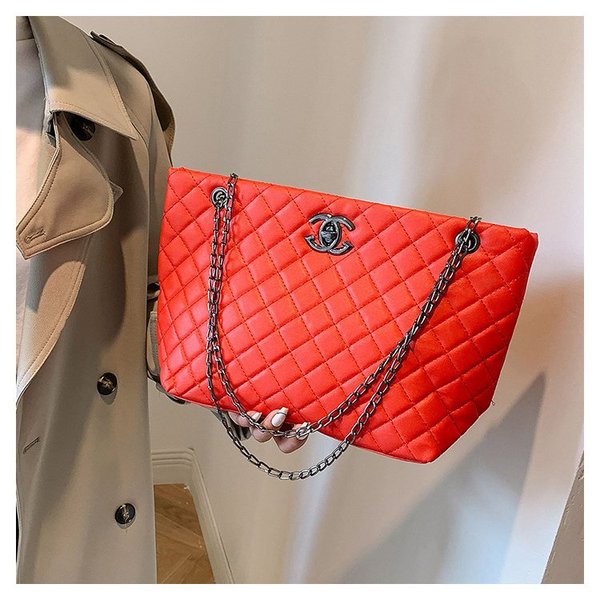 Spacious Tote Bag - Zip Closure for Women in Bangladesh