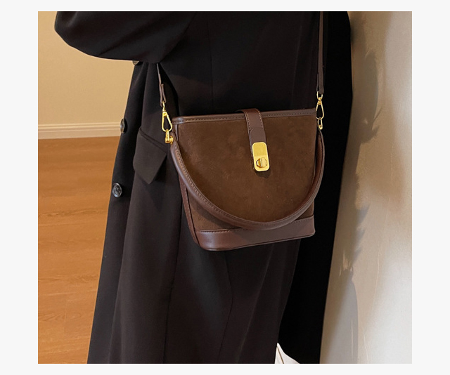 Modern Shoulder Bag - Zip Pockets for Women in Bangladesh